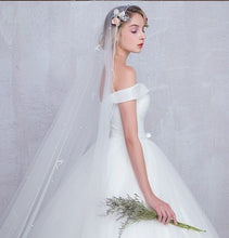 Chic Ball Gown Wedding Dresses Off-the-shoulder Ruffles Ivory Bridal Gown JKS154