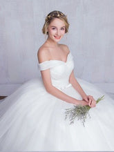Chic Ball Gown Wedding Dresses Off-the-shoulder Ruffles Ivory Bridal Gown JKS154