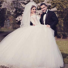 Luxury Wedding Dresses Off-the-shoulder Ball Gown Chic Bridal Gown JKS188