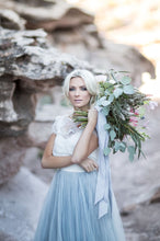 Lace Wedding Dresses Scoop Short Sleeves Sweep/Brush Train Chic Bridal Gown JKS223