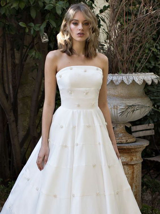 Chic Wedding Dresses Strapless Sweep/Brush Train Ivory Bridal Gown JKS224