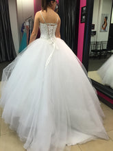 Beautiful Wedding Dresses Sweetheart Ball Gown Beading Ivory Tulle Bridal Gown JKS230