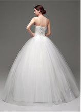 Chic Wedding Dresses Sweetheart Ball Gown Floor-length Lace Bridal Gown JKS235