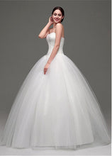Chic Wedding Dresses Sweetheart Ball Gown Floor-length Lace Bridal Gown JKS235