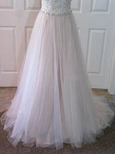 Beautiful Wedding Dresses A-line Scoop Sweep/Brush Train Lace Bridal Gown JKS252