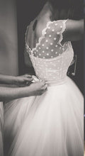 Short Wedding Dresses A-line Scoop Lace Tea-length Tulle Bridal Gown JKS270