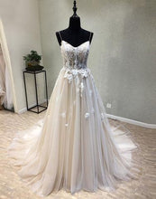 Beautiful Wedding Dresses A-line Brush Train Spaghetti Straps Long Sexy Lace Bridal Gown JKS274