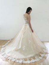 Ball Gown Wedding Dresses Scoop Sweep Train Appliques Tulle Sexy Bridal Gown JKS277