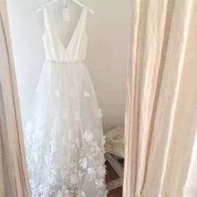 Cheap Wedding Dresses Floor-length Appliques Tulle Bridal Gown JKW072