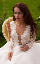 Long Sleeve Wedding Dresses Sexy Scoop Appliques Short Train Bridal Gown JKW101