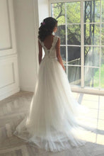 Beautiful Wedding Dresses A-line Short Train Ivory Tulle Bridal Gown JKW102