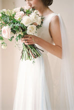 Cheap Wedding Dresses A-line Short Train Lace Sexy Bridal Gown JKW130