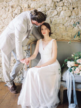 Cheap Wedding Dresses A-line Short Train Lace Sexy Bridal Gown JKW130