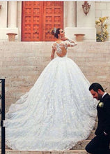 Luxury Wedding Dresses Ball Gown Scoop Sweep Train White Lace Big Bridal Gown JKW163