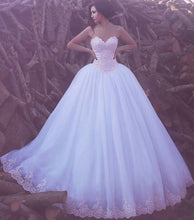 Ball Gown Wedding Dresses Sweetheart Floor-length Lace Big White Bridal Gown JKW167