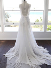 Open Back Wedding Dresses Spaghetti Straps Long Train Lace Simple Beach Bridal Gown JKW246|Annapromdress