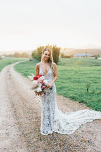 Exquisite Lace Mermaid Wedding Dress 2019 Sexy Deep V-Neck Rustic Wedding Dress Bridal Gown PIN7191|Annapromdress