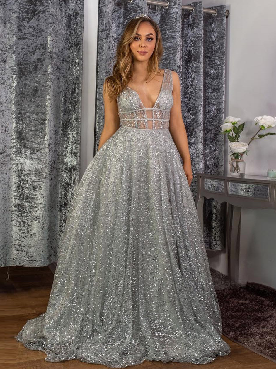 anna prom dress This half term head to @anna.couture.boutique for your gorgeous prom dress, Unique beautiful dresses all with a 10% student discount! Painless payment schemes and we take care of all alterations , No