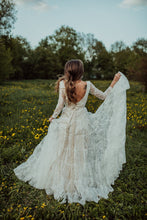 Exquisite Lace Sexy Deep V Neck Bohemian Wedding Dress Long Sleeve Rustic Wedding Dress Backless YSR235|annapromdress