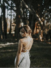 Sexy Backless Sheath Rustic Lace Wedding Dresses Halter Beach Wedding Dress NA2009